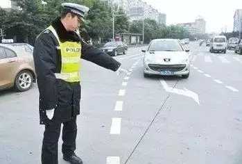 待轉(zhuǎn)區(qū)標(biāo)識