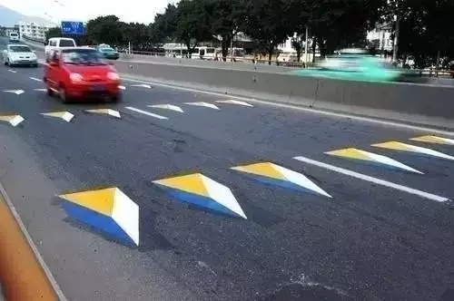 彩色禁超車錯覺標(biāo)線