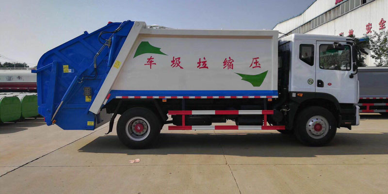 東風(fēng)多利卡D9壓縮垃圾車(chē)3.jpg