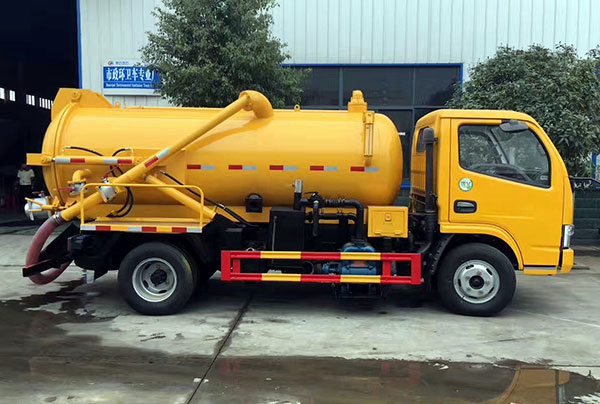 東風(fēng)吸污車.jpg