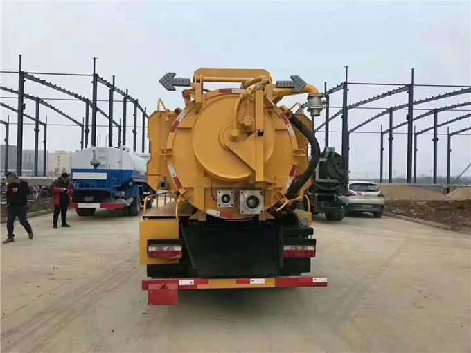 8方清洗吸污車(chē)價(jià)格.jpg