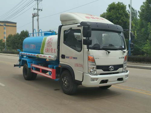 時(shí)風(fēng)風(fēng)馳5方多功能綠化灑水車(chē)